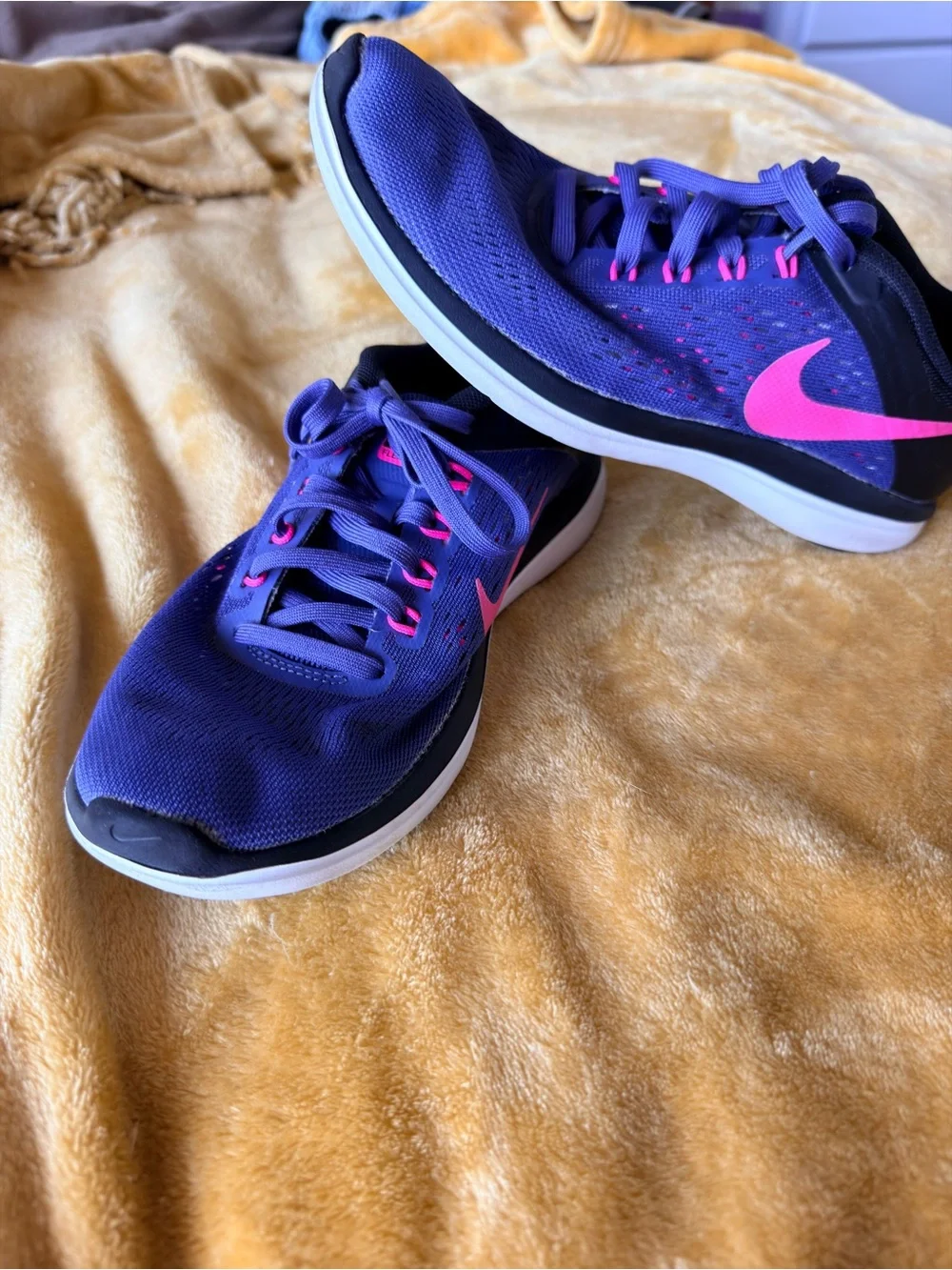 Nike Flex Run Athletic Sneakers Size 7